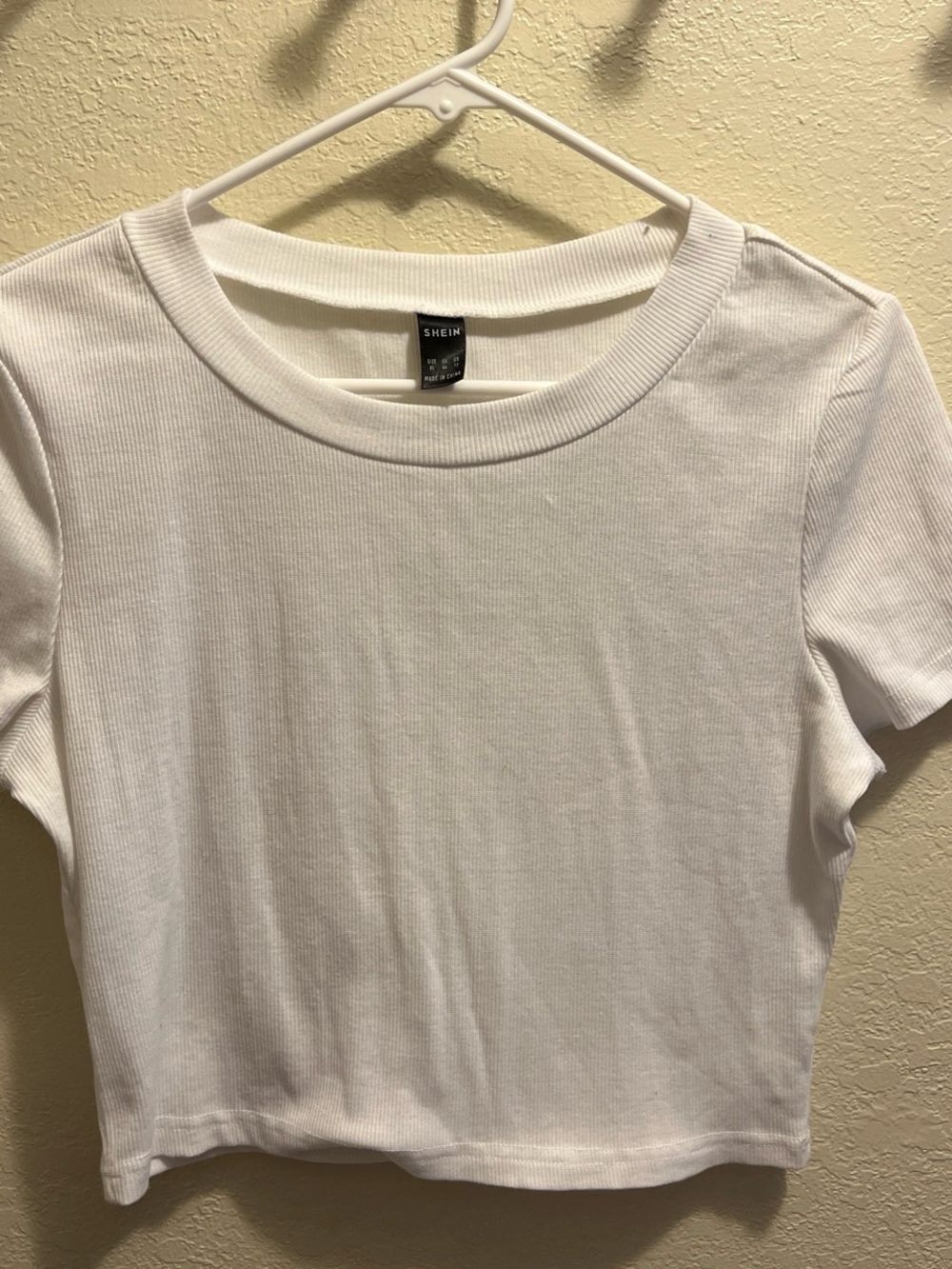 SHEIN White and Gray Ribbed Short Sleeve Crop Tee